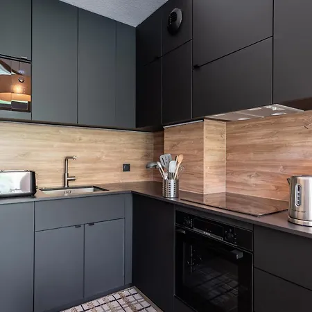 Duplex Rénové Au Centre Avec Parking Et Wifi - Fr-1-755-26