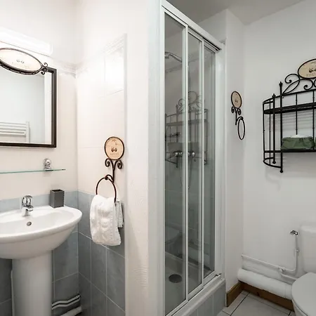 Duplex Rénové Au Centre Avec Parking Et Wifi - Fr-1-755-26 Apartamento